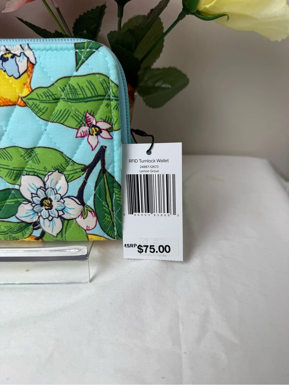NWT Vera Bradley Lemon Grove RFID Turn Lock Wallet Retired Pattern LAST ONE! - Picture 2 of 9